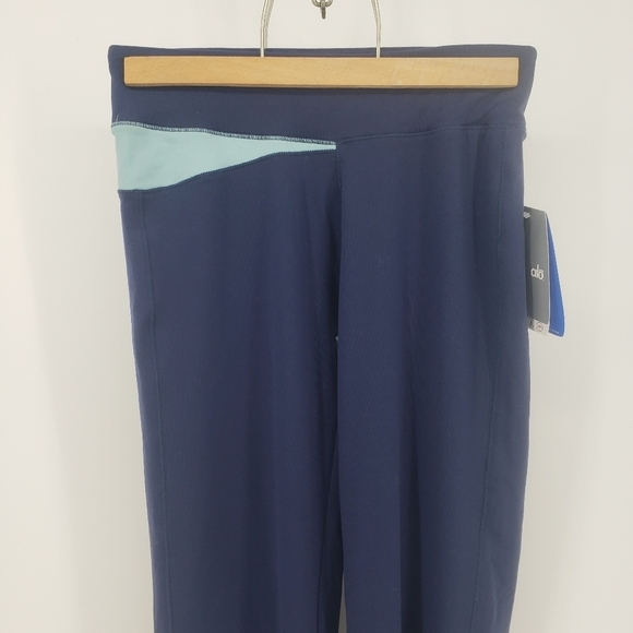 Alo Cool Fit NWT Womens Size M Stretch Fix Flare Leg Yoga Pants - Picture 7 of 8